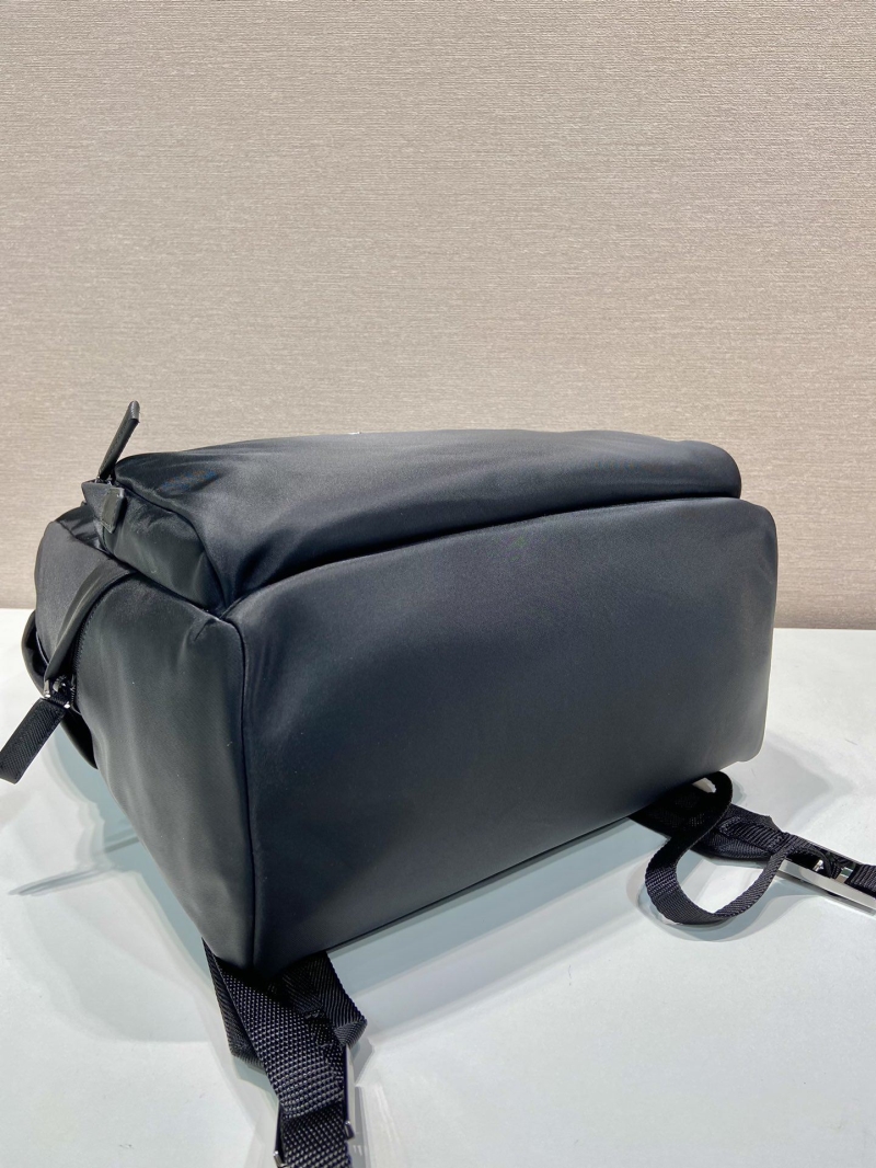 Pra*a backpacks